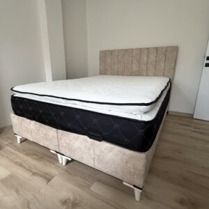 Çift Kişilik Krem Baza Başlık Yatak Seti